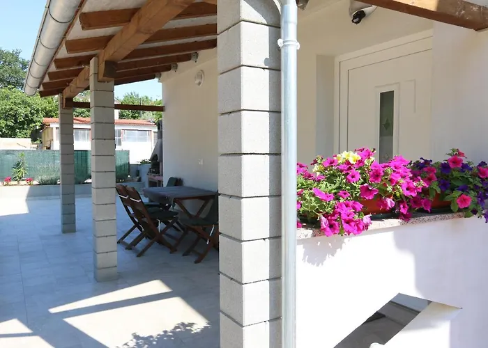 Apartments Mirjana